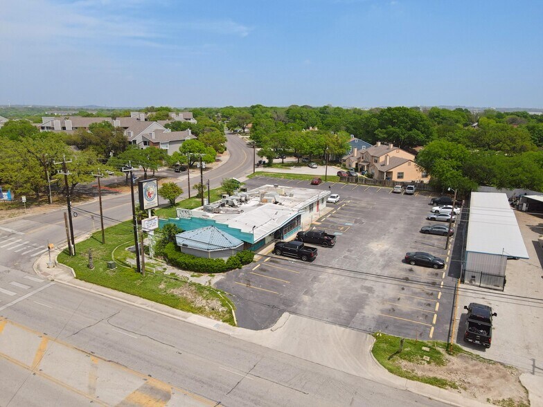 10930 Perrin Beitel Rd, San Antonio, TX à vendre - Photo du bâtiment - Image 1 de 14