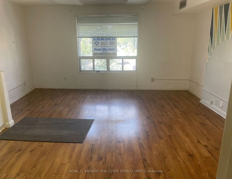 2599-2601 Yonge St, Toronto, ON for lease - Building Photo - Image 3 of 6