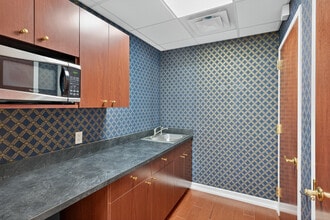 6 Technology Dr, Setauket, NY à louer Photo intérieure- Image 2 de 6