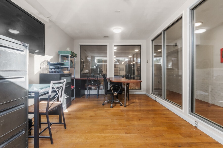 1011 New York Ave, Union City, NJ for lease - Interior Photo - Image 3 of 22