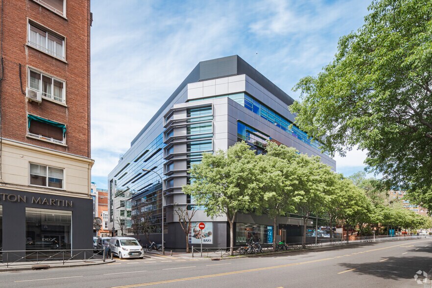 Calle de López de Hoyos, 35, Madrid, Madrid à louer - Photo du bâtiment - Image 2 de 10