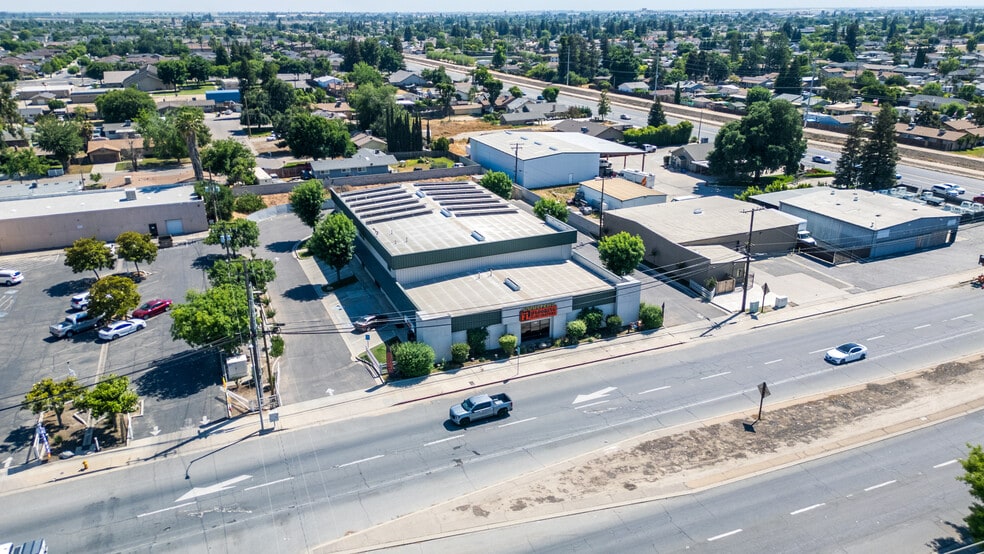 2309 E Tulare Ave, Tulare, CA for sale - Building Photo - Image 2 of 13