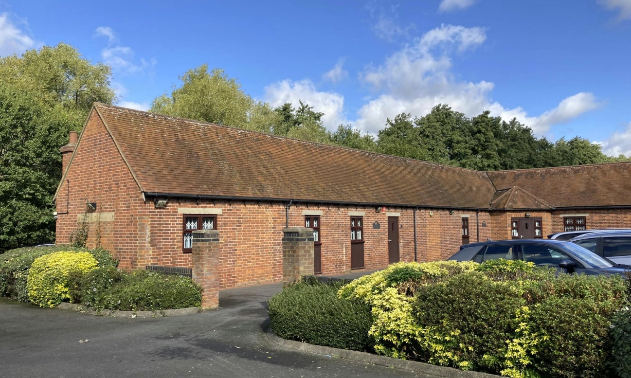Uxbridge Rd, Slough for lease Building Photo- Image 1 of 3
