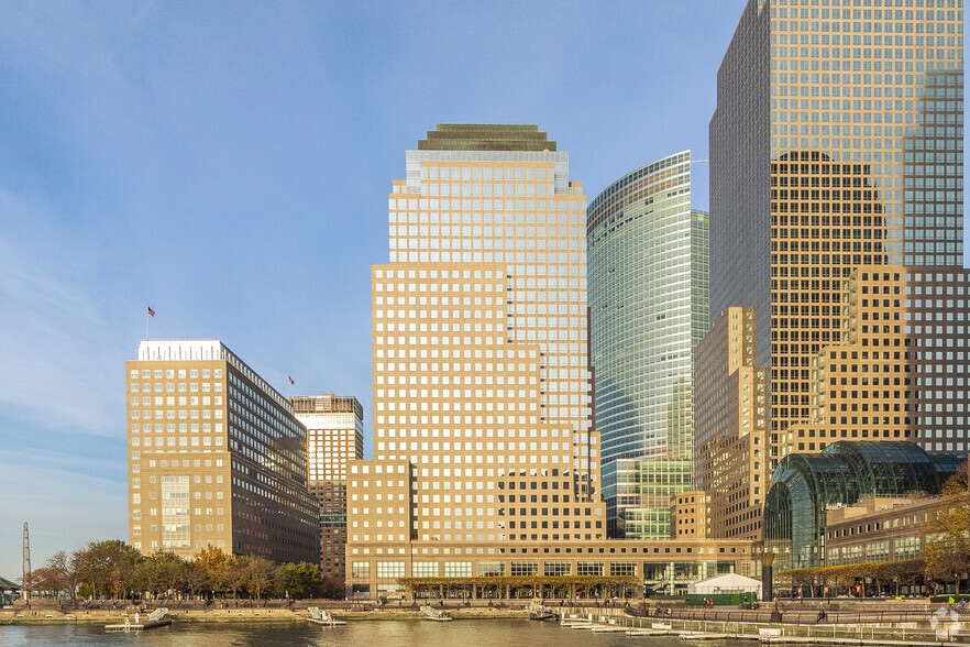 250 Vesey St, New York, NY à louer - Photo du bâtiment - Image 3 de 6