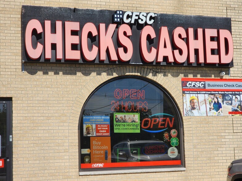 155 Route 17, Hasbrouck Heights, NJ à louer - Photo du bâtiment - Image 3 de 5