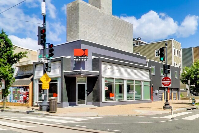 Plus de détails pour 924 H St NE, Washington, DC - Commerce de détail à louer