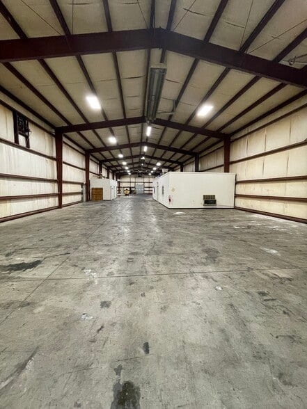 4241 US Highway 70 E, Smithfield, NC for lease - Interior Photo - Image 2 of 14