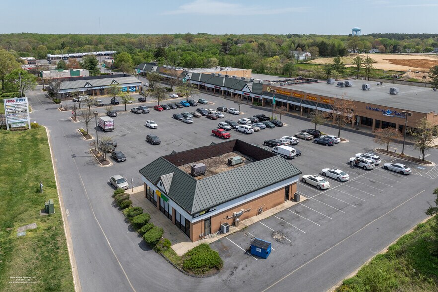 2056-2112 Crain Hwy, Waldorf, MD à louer - Photo du bâtiment - Image 1 de 3