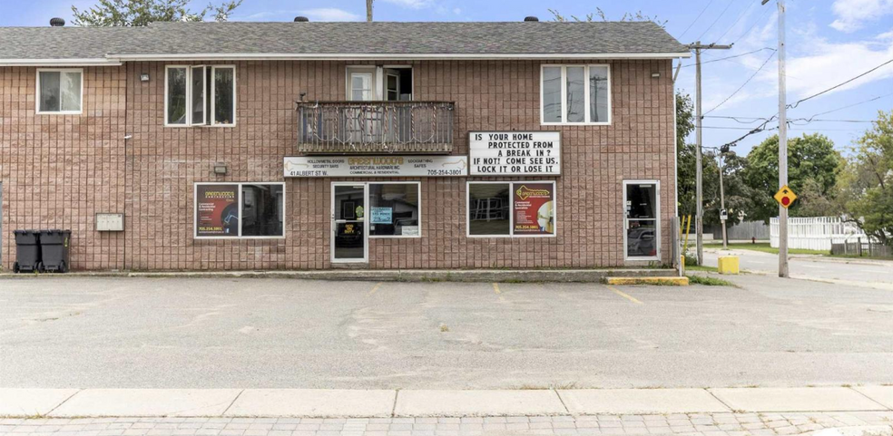 41 Albert St W, Sault Ste. Marie, ON à vendre - Photo principale - Image 1 de 1