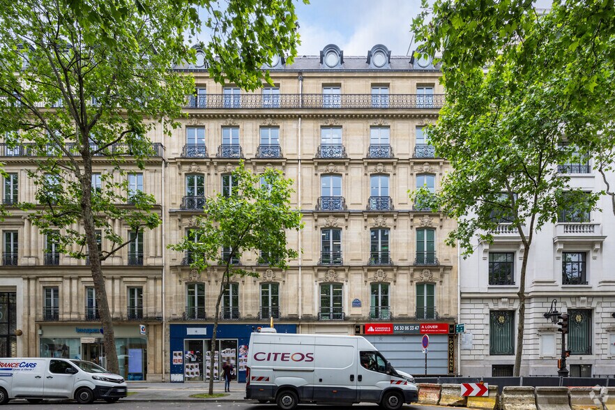 32 Rue Des Mathurins, Paris à louer - Photo du bâtiment - Image 2 de 2