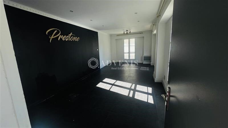 Retail in Orléans for lease - Building Photo - Image 3 of 10