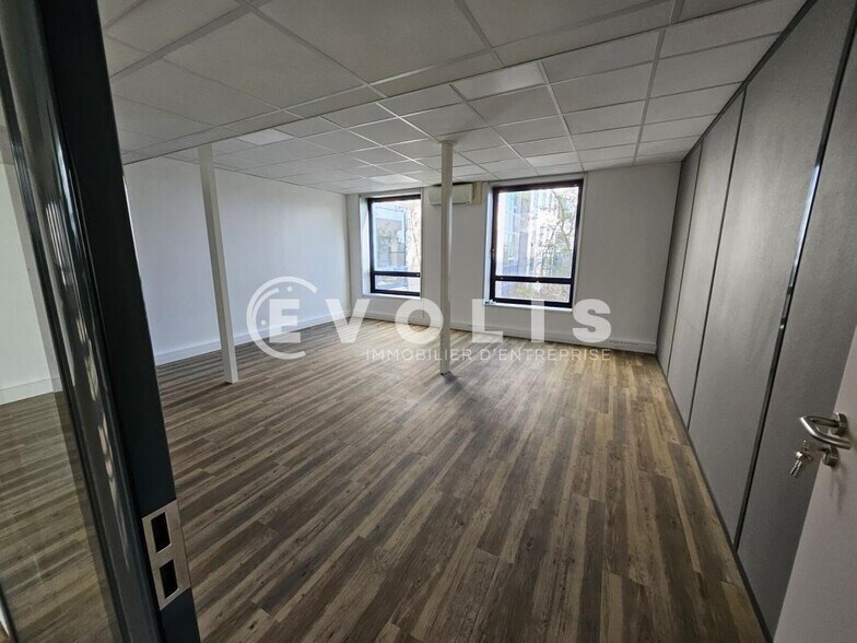 Bureau dans Antony à vendre - Photo du bâtiment - Image 3 de 27