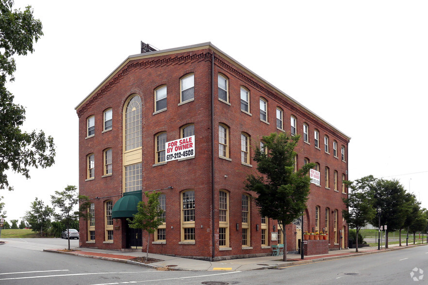 39 Pike St, Providence, RI à vendre - Photo du bâtiment - Image 1 de 1