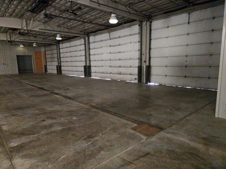 1906 Airport Court, Great Falls, MT for lease - Building Photo - Image 2 of 5
