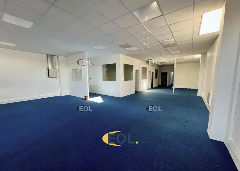 Office in Bobigny for lease - Interior Photo - Image 1 of 17