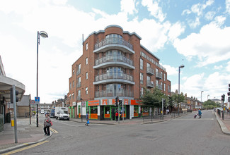 Plus de détails pour 2-2B Hanworth Rd, Hounslow - Vente au détail à vendre