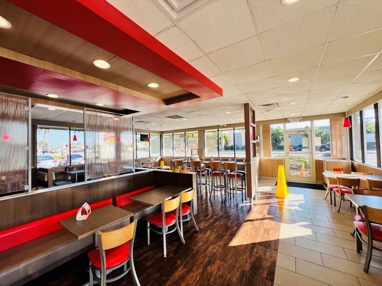 18750 NW 2nd Ave, Miami, FL à vendre - Photo intérieure - Image 3 de 6