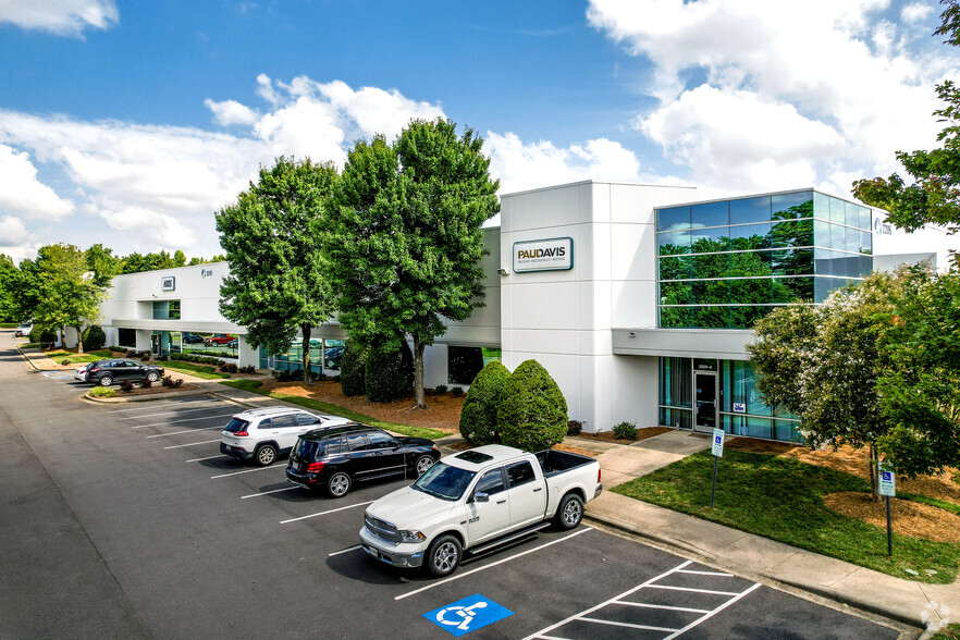 2205 Distribution Center Dr, Charlotte, NC for sale - Primary Photo - Image 1 of 1