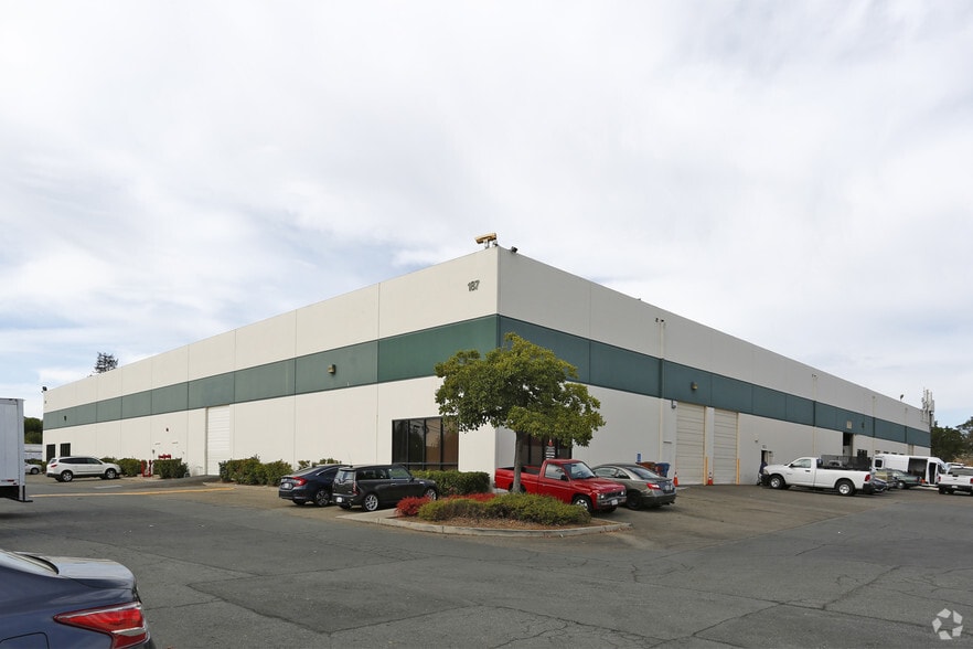 187-189 Arthur Rd, Martinez, CA for lease - Primary Photo - Image 1 of 2