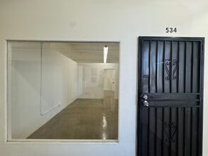 1206 S Maple Ave, Los Angeles, CA for lease Interior Photo- Image 2 of 6