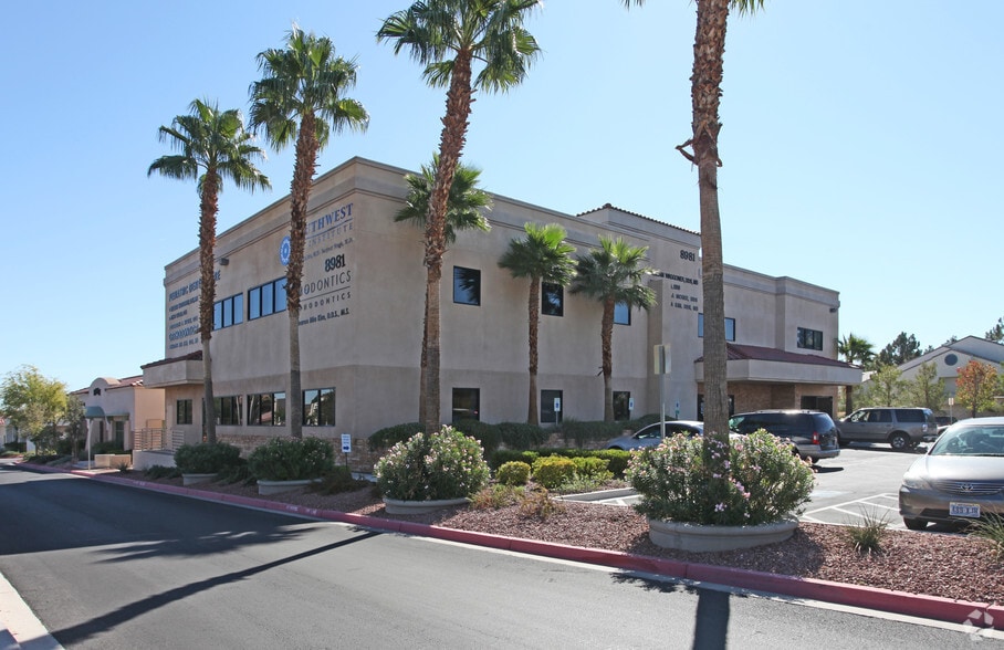 8981 W Sahara Ave, Las Vegas, NV for lease - Primary Photo - Image 1 of 7