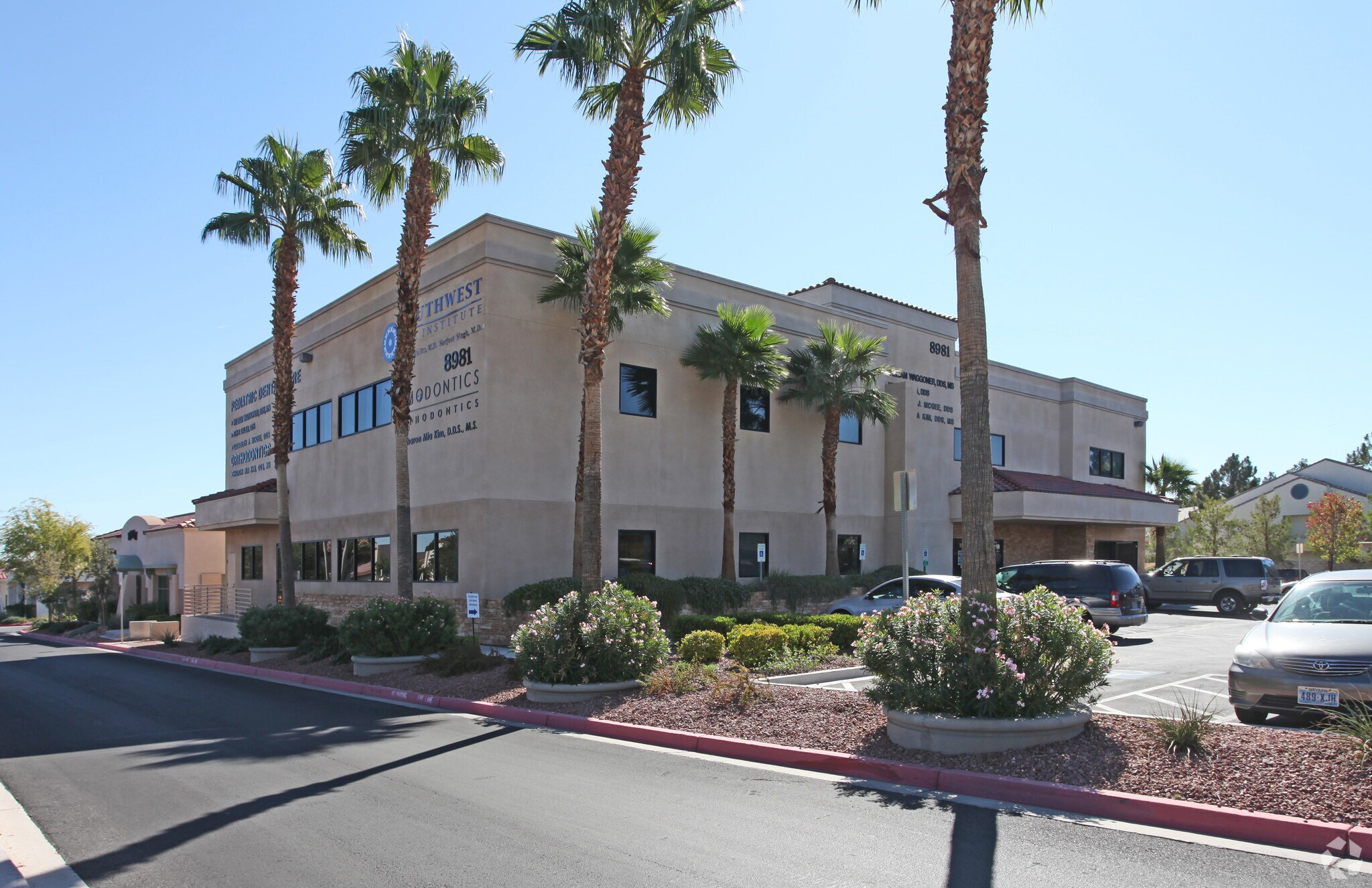 8801 W Sahara Ave, Las Vegas, NV à louer Photo principale- Image 1 de 8