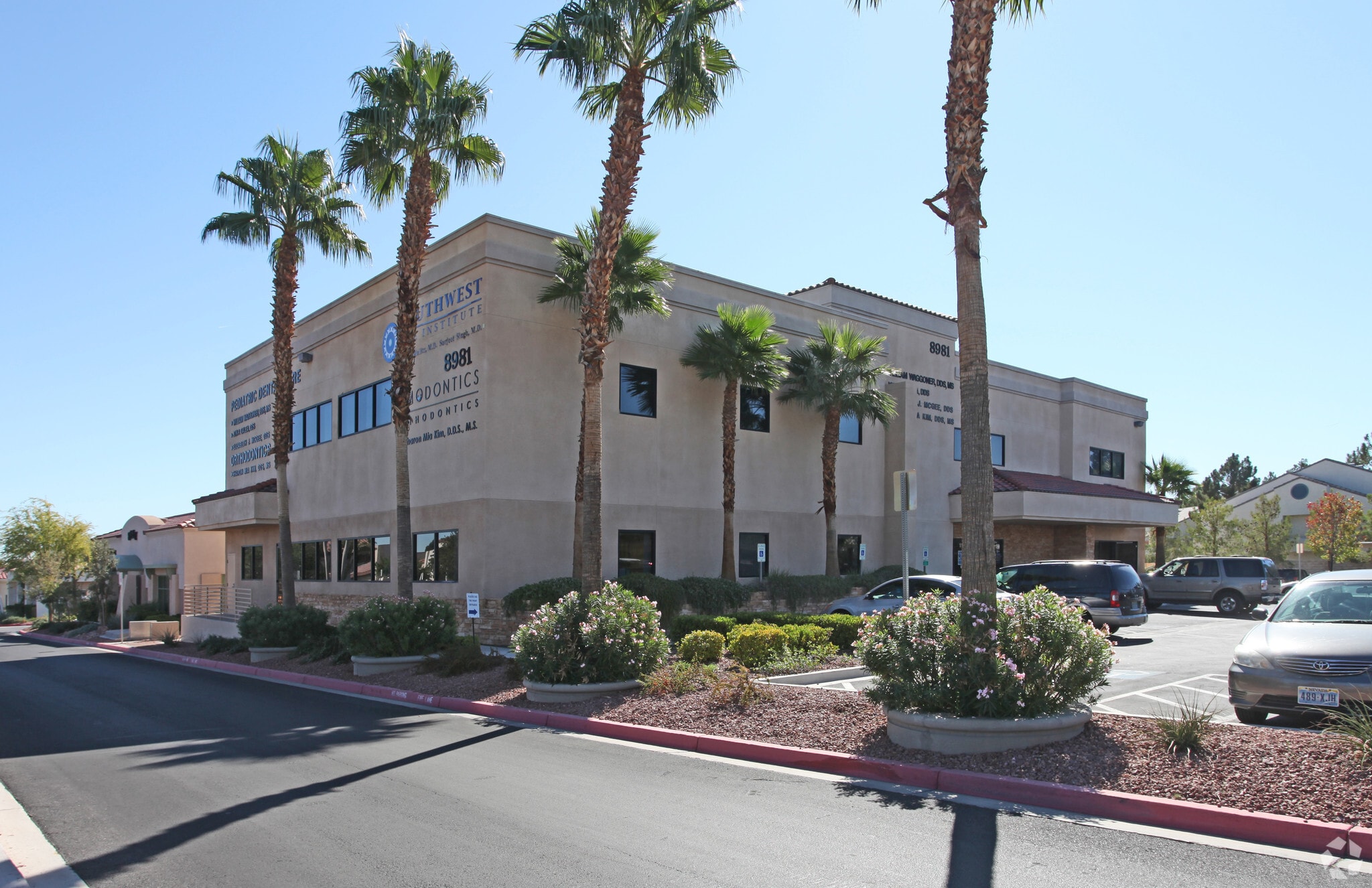 8801 W Sahara Ave, Las Vegas, NV for lease Primary Photo- Image 1 of 8