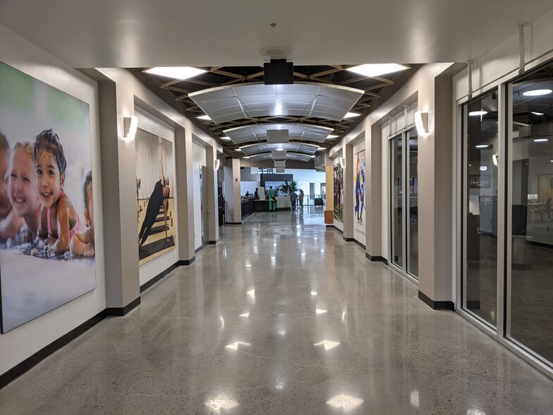 8701 Maitland Summit Blvd, Orlando, FL for lease - Building Photo - Image 1 of 21