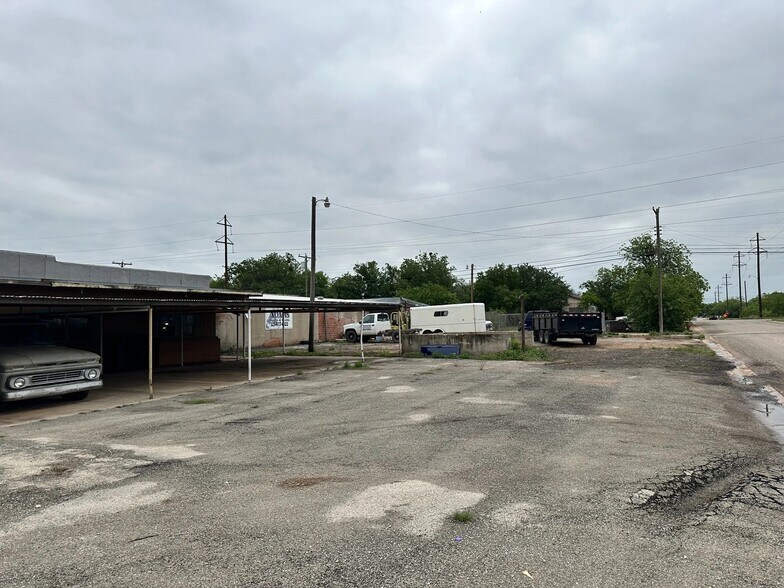 1109 Walnut St, Abilene, TX à louer - Photo du bâtiment - Image 3 de 24