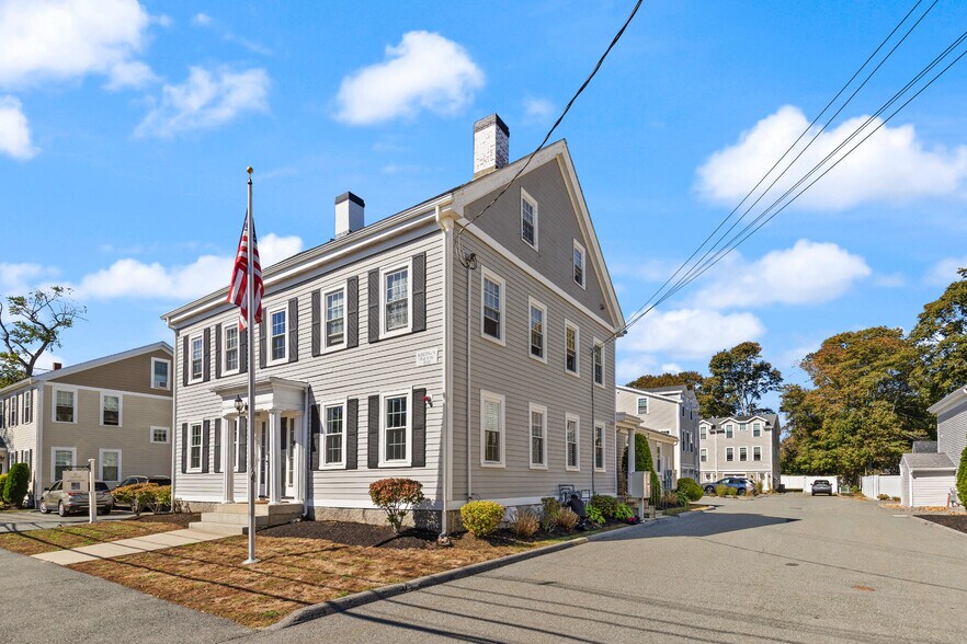 15 Cherry St, Danvers, MA à vendre - Photo du bâtiment - Image 2 de 14