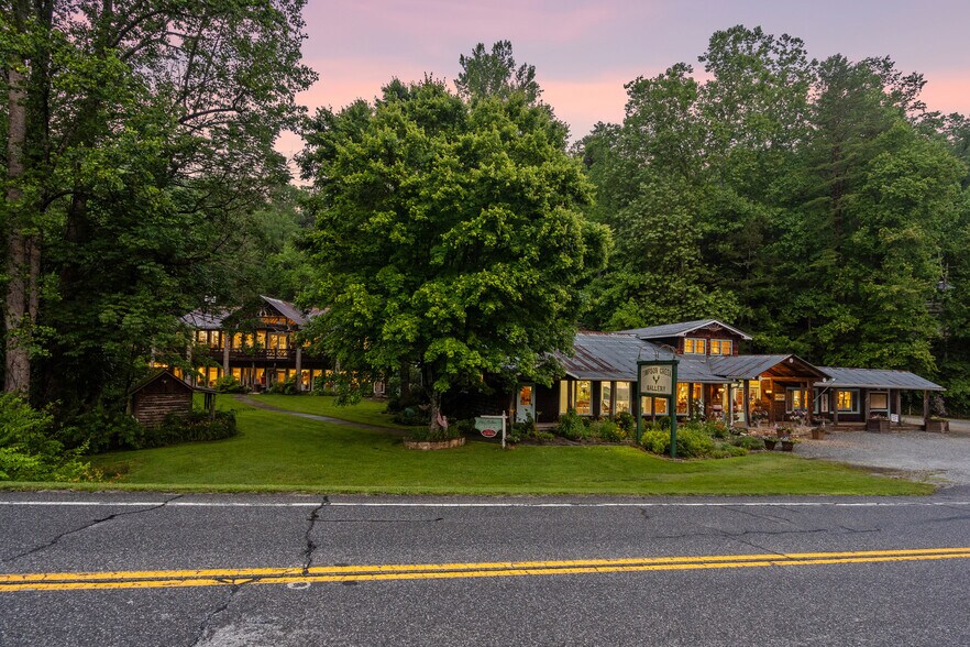 7142 Highway 76 W, Clayton, GA à vendre - Photo du bâtiment - Image 2 de 66