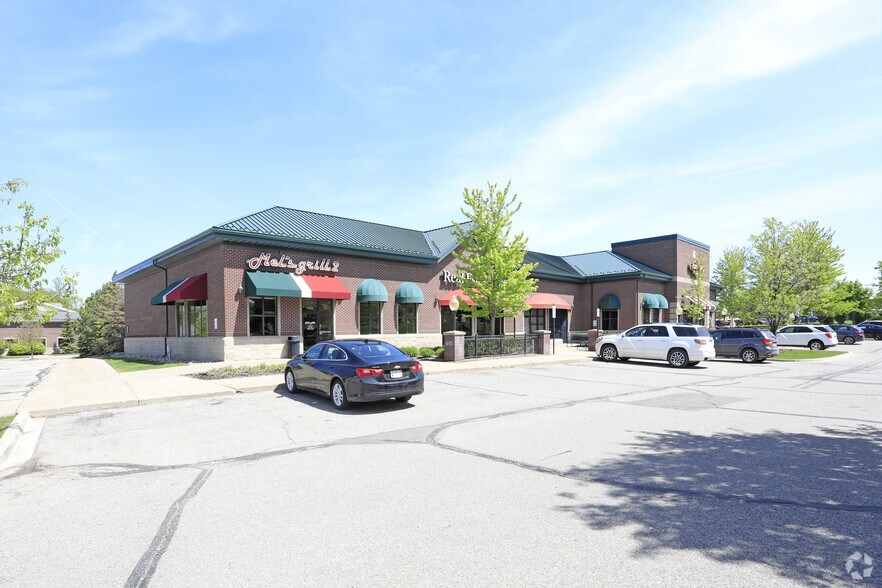 7010-7080 Gateway Park Dr, Village of Clarkston, MI à louer - Photo du bâtiment - Image 2 de 4