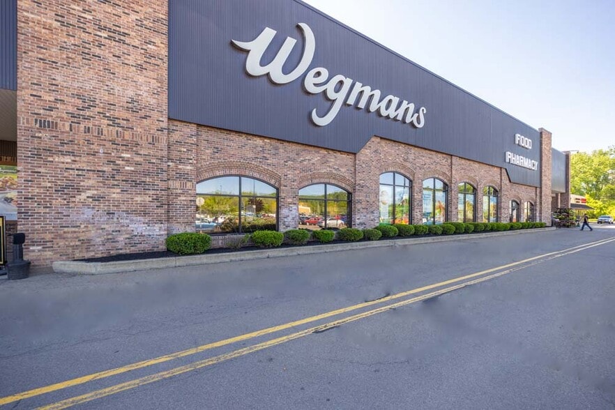 Wegmans Portfolio portfolio of 2 properties for sale on LoopNet.ca - Building Photo - Image 2 of 9