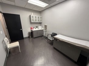 7625-7675 Mesa College Dr, San Diego, CA for lease Interior Photo- Image 2 of 6