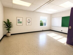 2792 E Point St, Atlanta, GA for lease Interior Photo- Image 2 of 4