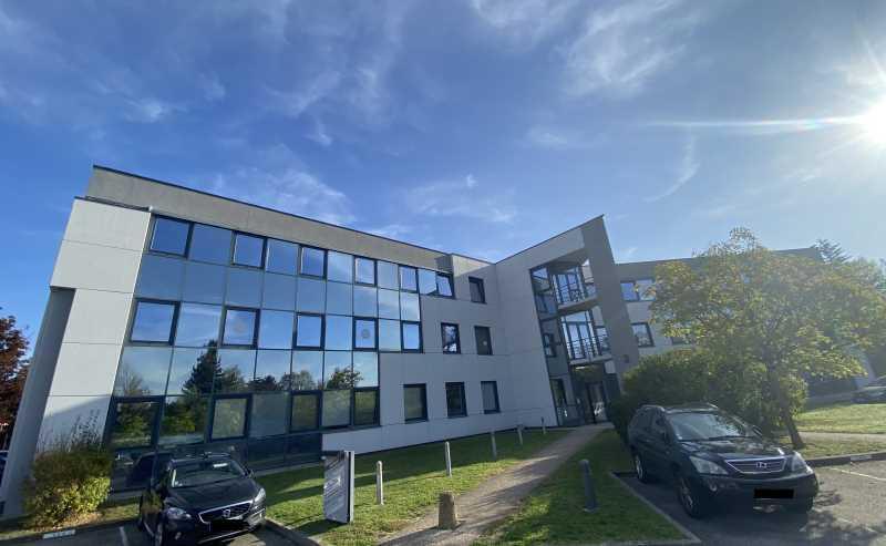 Bureau dans Écully à louer - Photo du bâtiment - Image 2 de 7