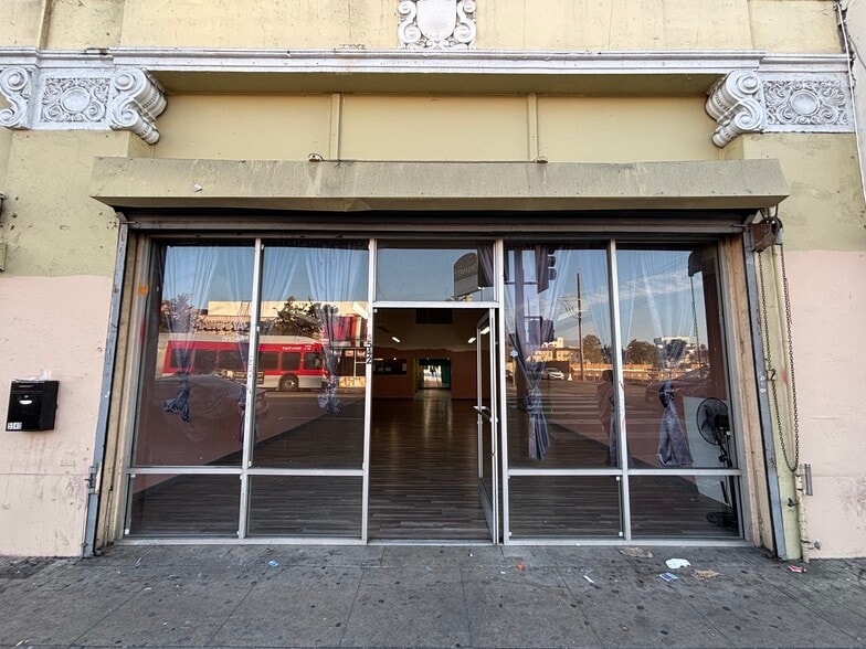 5536-5542 Santa Monica Blvd, Los Angeles, CA for lease - Building Photo - Image 1 of 16