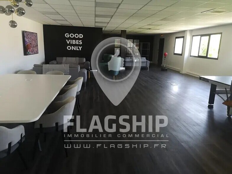 Bureau dans Neuilly-Plaisance à vendre - Photo intérieure - Image 2 de 9