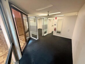 77 Redcliffe Pde, Redcliffe for lease Interior Photo- Image 2 of 8