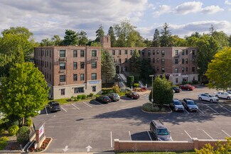Plus de détails pour 250 W Lancaster Ave, Wayne, PA - Commerce de détail à louer