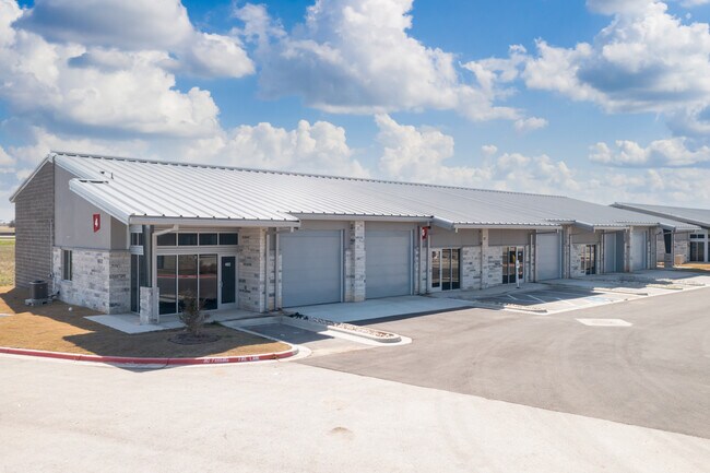 Plus de détails pour 324 Riverwalk Dr, San Marcos, TX - Industriel à louer