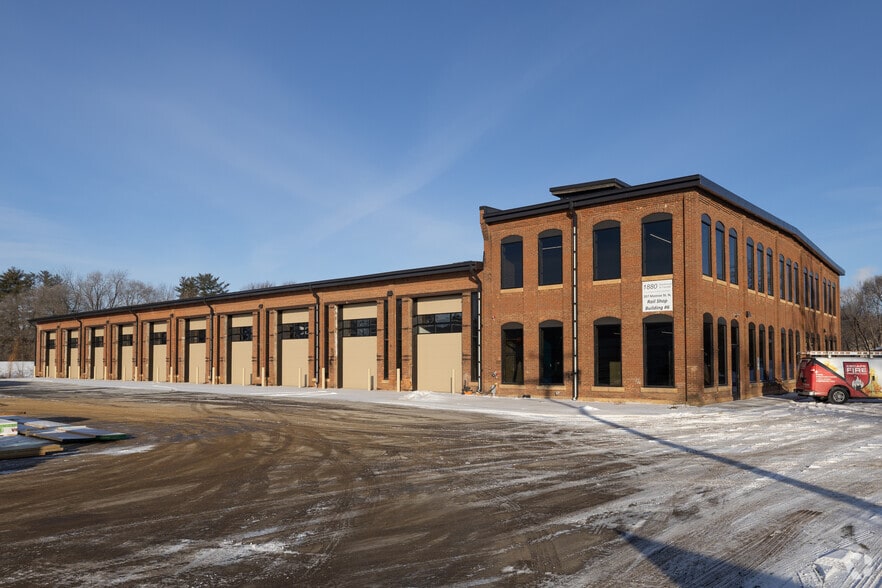 207 Monroe St N, Hudson, WI for sale - Building Photo - Image 2 of 21