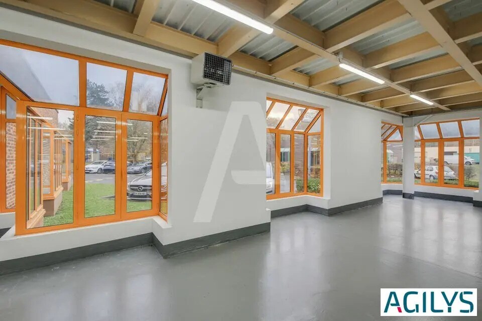 Flex in Croissy-Beaubourg for lease Interior Photo- Image 1 of 6