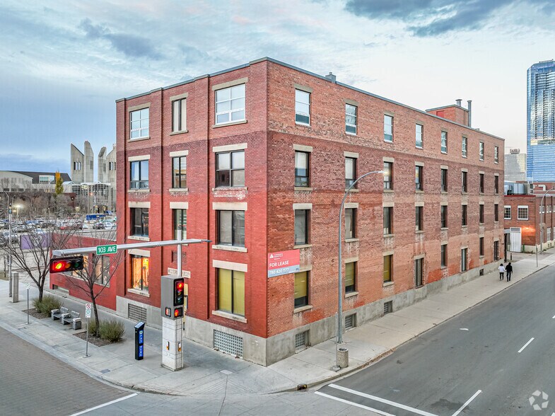 10722 103rd Ave, Edmonton, AB à louer - Photo du bâtiment - Image 1 de 4