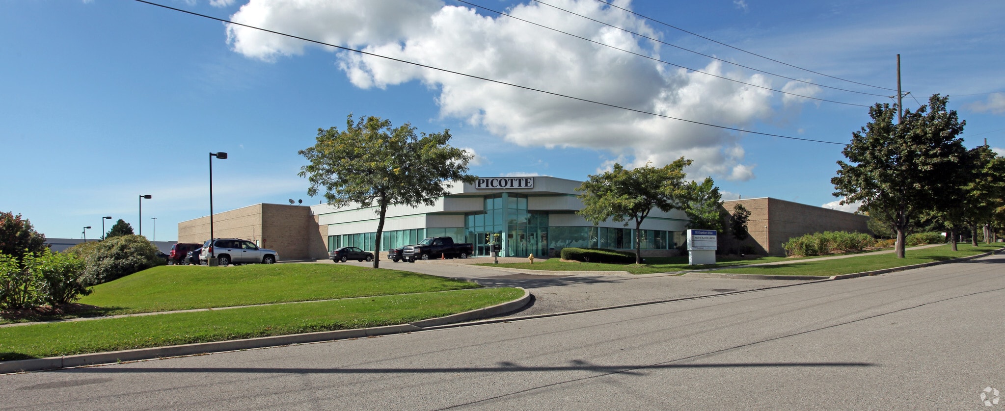 115 Chambers Dr, Ajax, ON for lease Primary Photo- Image 1 of 4