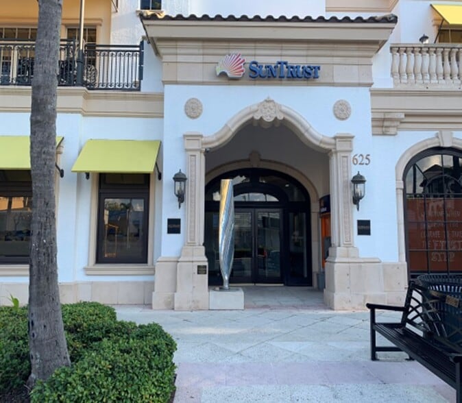 625 5th Ave S, Naples, FL for lease - Building Photo - Image 3 of 8