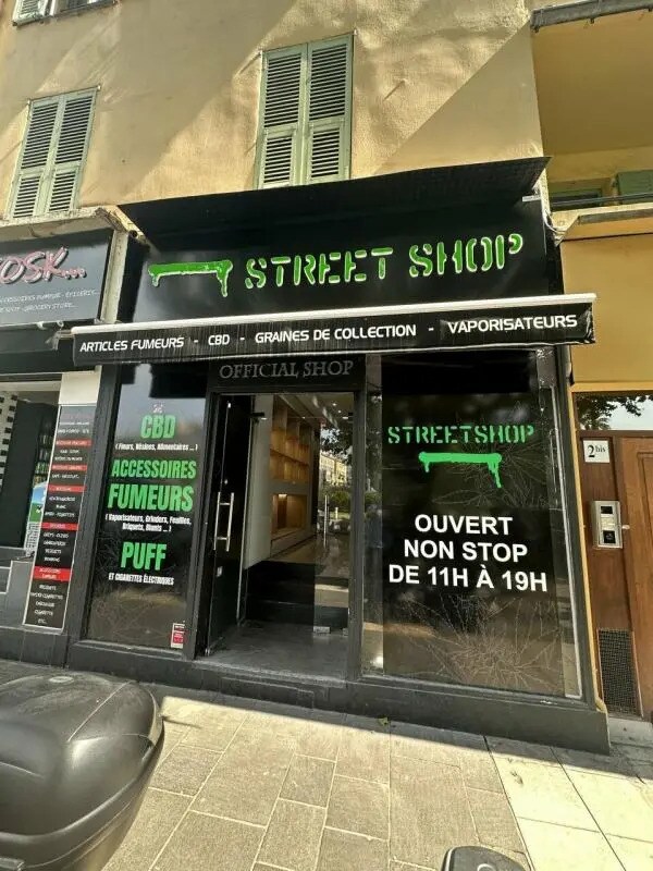 Retail in Nice for lease Building Photo- Image 1 of 6