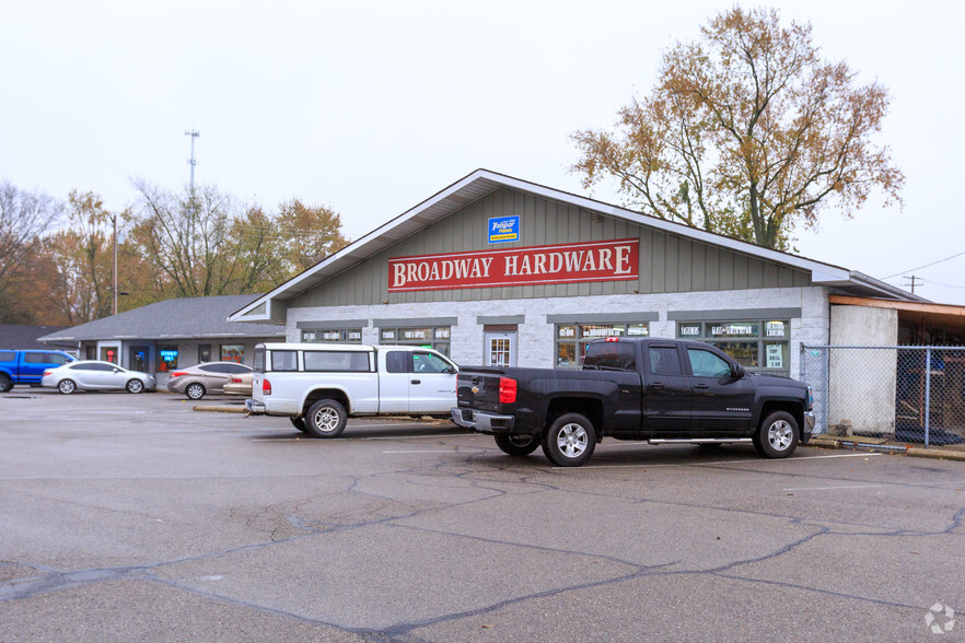 418-426 E Broadway St, Fortville, IN à vendre - Photo principale - Image 1 de 1