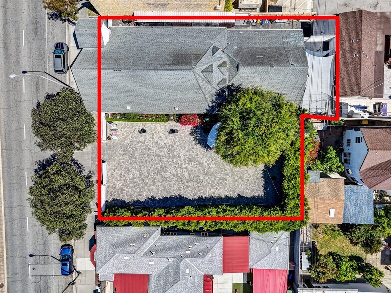 434 N Altadena Dr, Pasadena, CA à vendre - Photo du bâtiment - Image 2 de 8