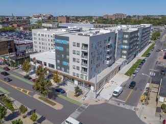 Plus de détails pour 919 E Genesee St, Syracuse, NY - Bureau/Commerce de détail à louer